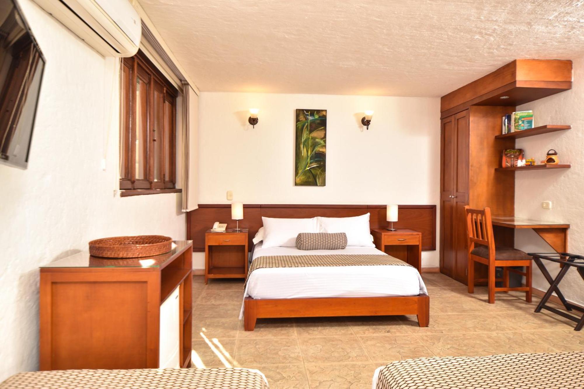 La Campana Hotel Boutique Medellin Exterior photo