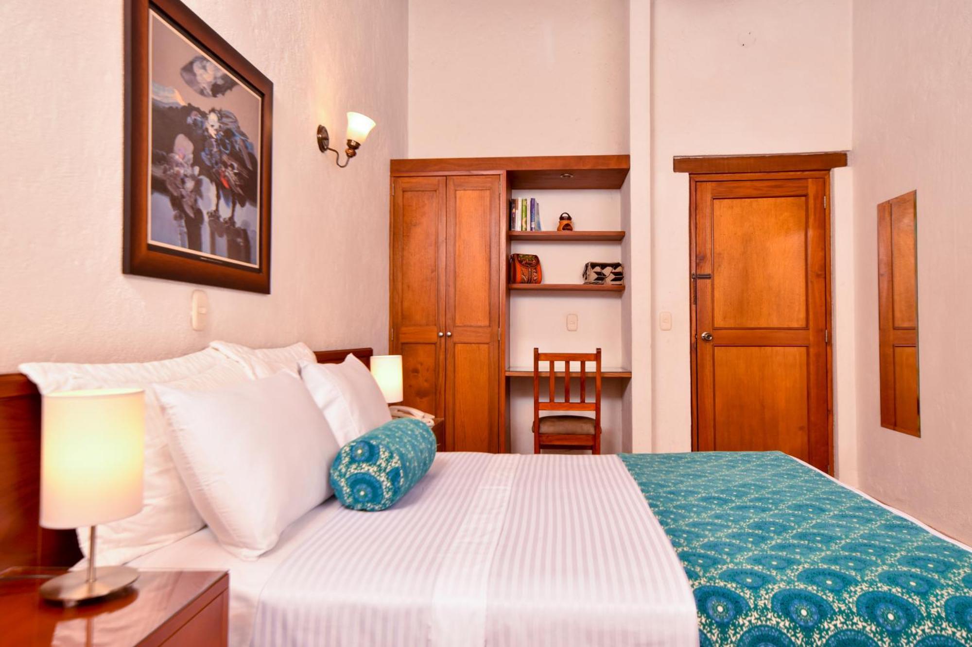 La Campana Hotel Boutique Medellin Exterior photo