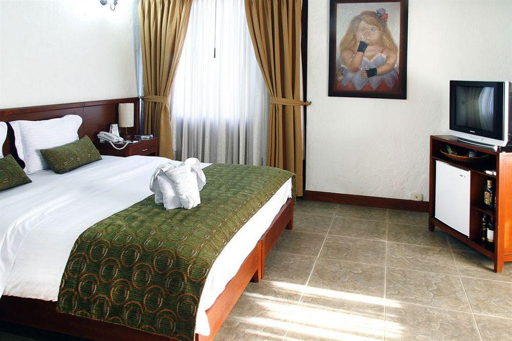 La Campana Hotel Boutique Medellin Room photo